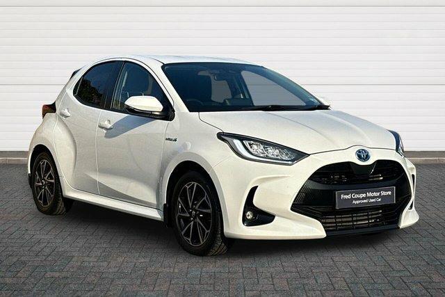 Toyota Yaris Vvt-h Design Hatchback White
