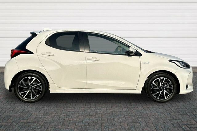 Toyota Yaris Vvt-h Design Hatchback YY21NXB White #2