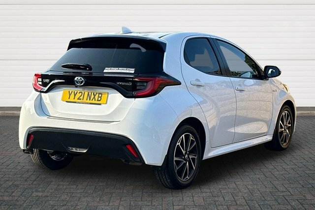 Toyota Yaris Vvt-h Design Hatchback YY21NXB White #3