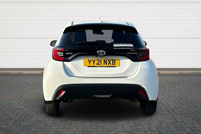Toyota Yaris Vvt-h Design Hatchback YY21NXB White #4