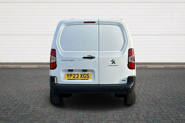 Peugeot Partner Bluehdi 1000 Professional Premium YP23XGS White #4