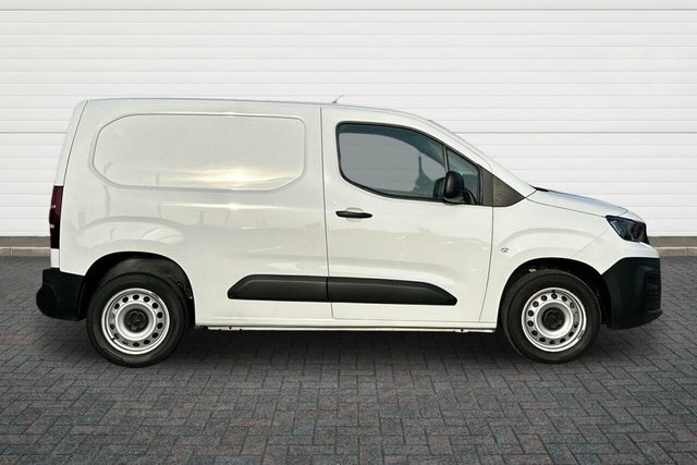 Peugeot Partner Bluehdi 1000 Professional Premium YP23XGS White #2
