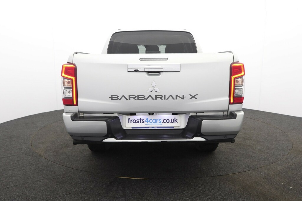 Mitsubishi L200 Doublecab 2.2 Di-d Barbarian X 4Wd Silver #4