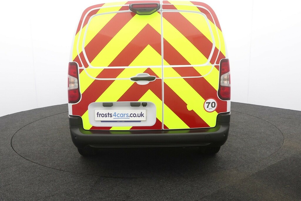 Toyota Proace City 1.5 Bluehdi Icon Lwb BK25YJZ White #4