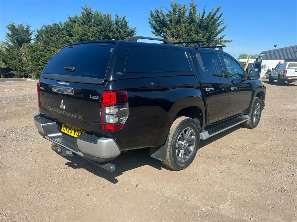 Mitsubishi L200 Di-d Barbarian X Dcb Pick Up DV20VGX Black #2