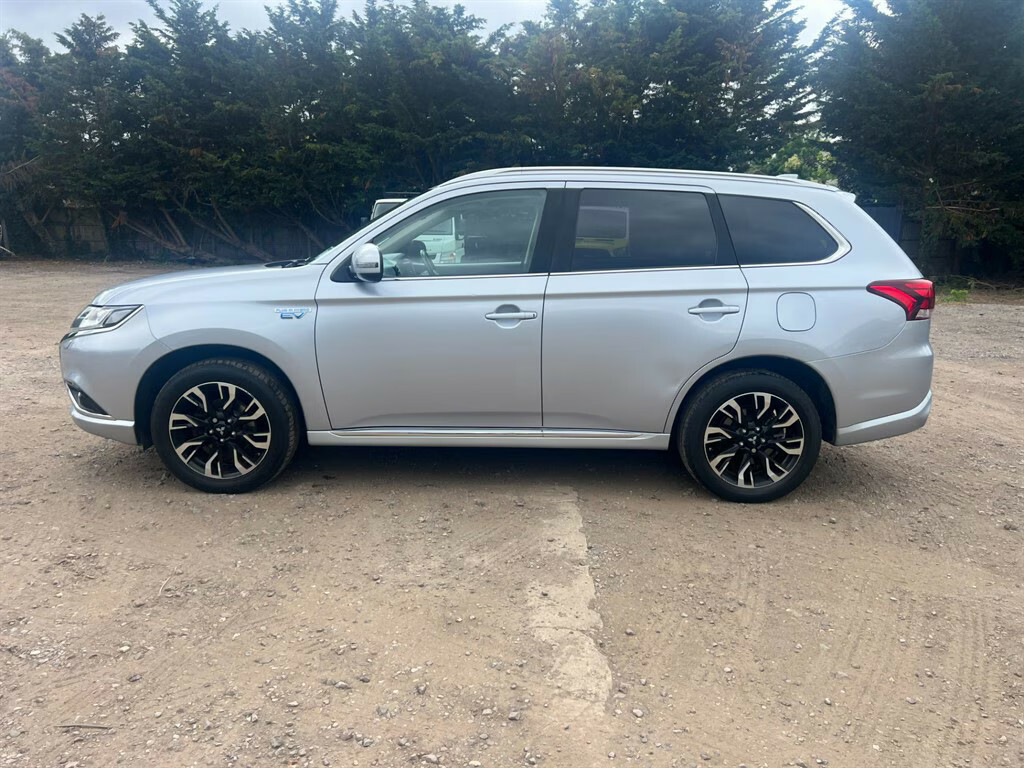 Mitsubishi Outlander Phev Juro Suv Ele DS17VMC Silver #2