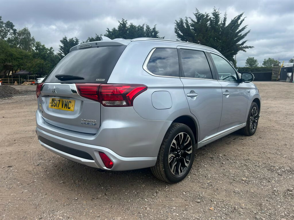 Mitsubishi Outlander Phev Juro Suv Ele DS17VMC Silver #3