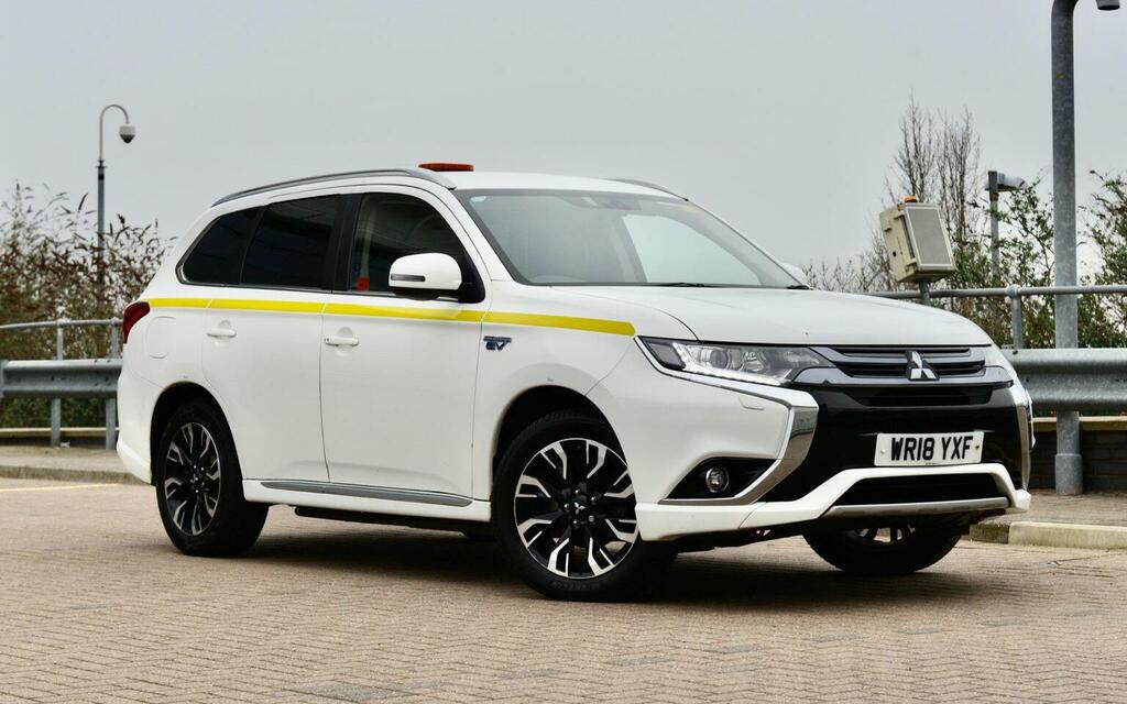 Mitsubishi Outlander 2.0 12Kwh 3H Cvt 4Wd Euro 6 Ss White