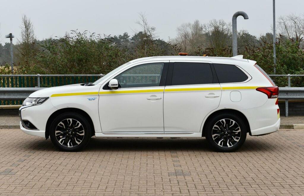 Mitsubishi Outlander 2.0 12Kwh 3H Cvt 4Wd Euro 6 Ss WR18YXF White #6