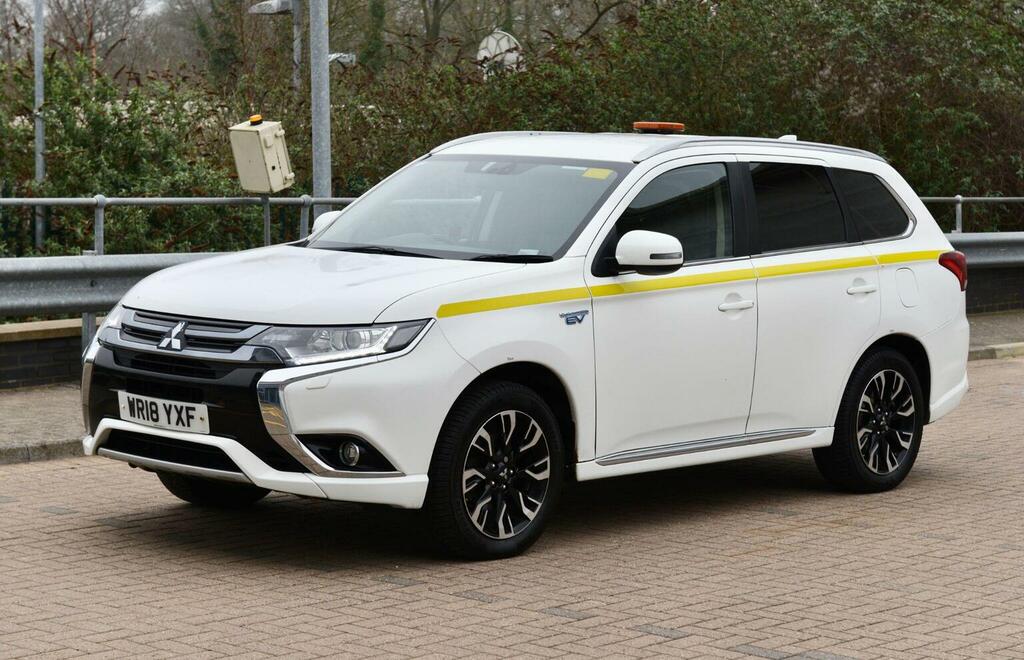 Mitsubishi Outlander 2.0 12Kwh 3H Cvt 4Wd Euro 6 Ss WR18YXF White #3