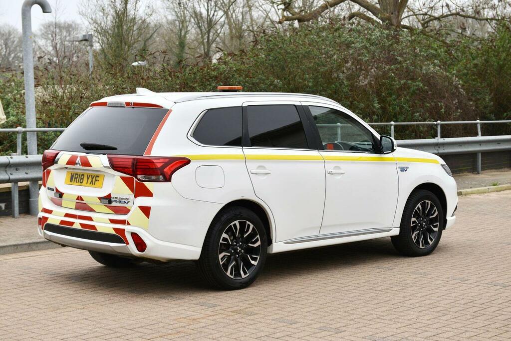 Mitsubishi Outlander 2.0 12Kwh 3H Cvt 4Wd Euro 6 Ss WR18YXF White #5