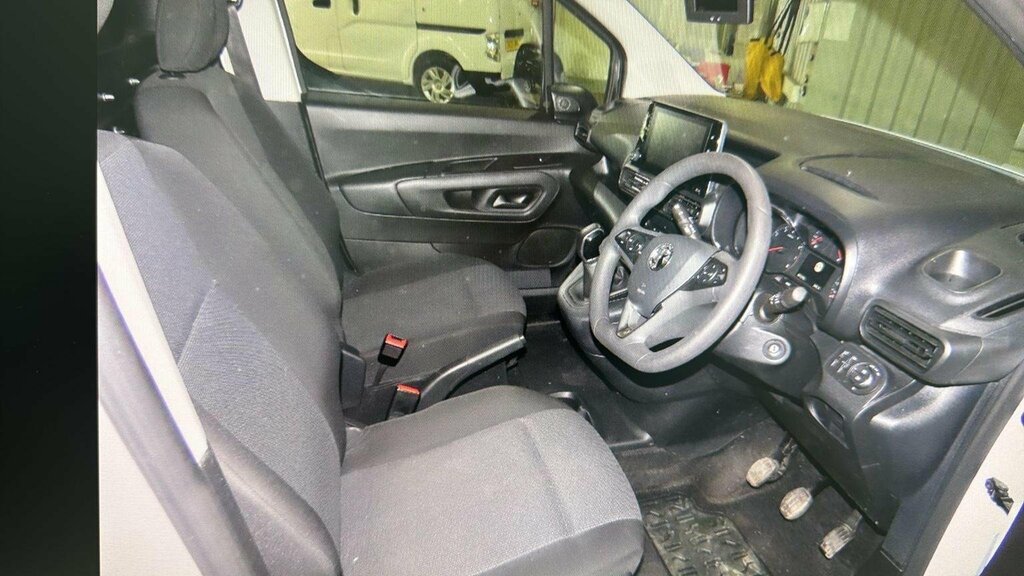 Vauxhall Combo 1.5 Turbo D 2000 Sportive L1 H1 Euro 6 Ss WP70LWX White #5