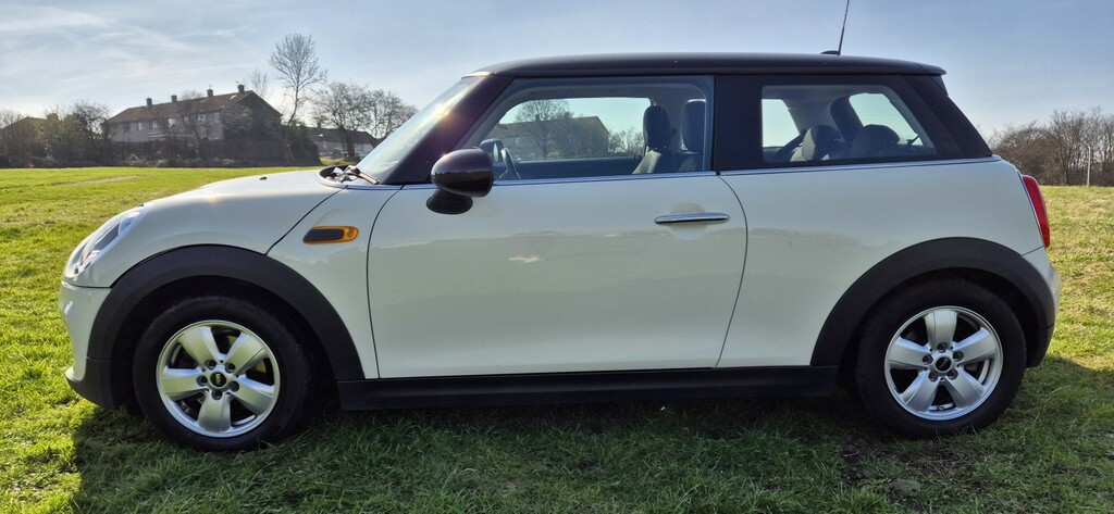 Mini Hatch Hatchback 1.5 Cooper 3-Door Hatch 2014 SG14VSV White #2