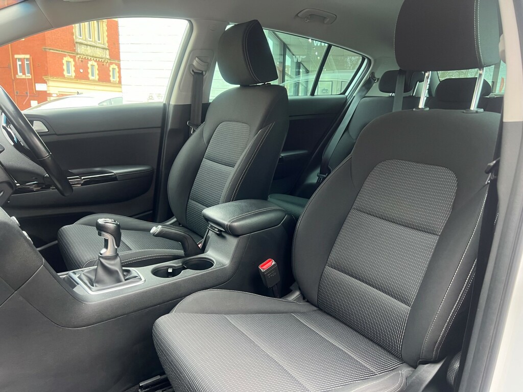 Kia Sportage Crdi 2 Isg LF69YDX White #4