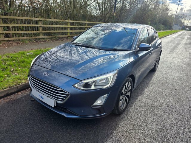 Ford Focus Ecoboost Zetec Hatchback AY68JTV Blue #4
