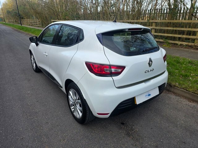 Renault Clio 16V Dynamique Nav Hatchback HT66LZH White #5