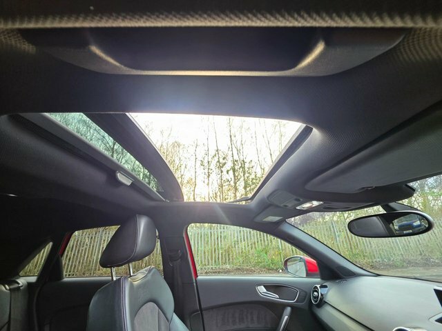 Audi A1 Tfsi Black Edition Sportback KR18RFJ Red #5