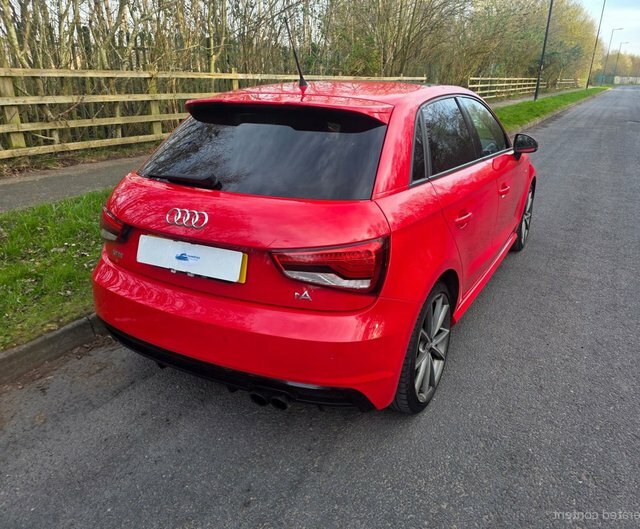 Audi A1 Tfsi Black Edition Sportback KR18RFJ Red #5