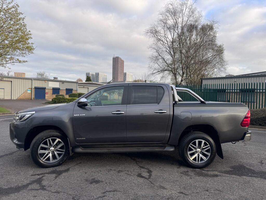 Toyota HILUX 2.4 D-4d Invincible 4Wd Euro 6 S S NX18XOC Grey #5
