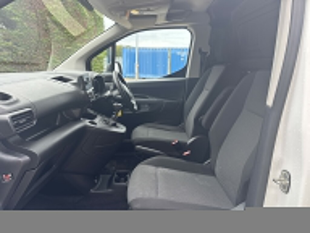 Toyota Proace City Panel Van 1.5 Bluehdi Active 202222 YT22XJY White #3