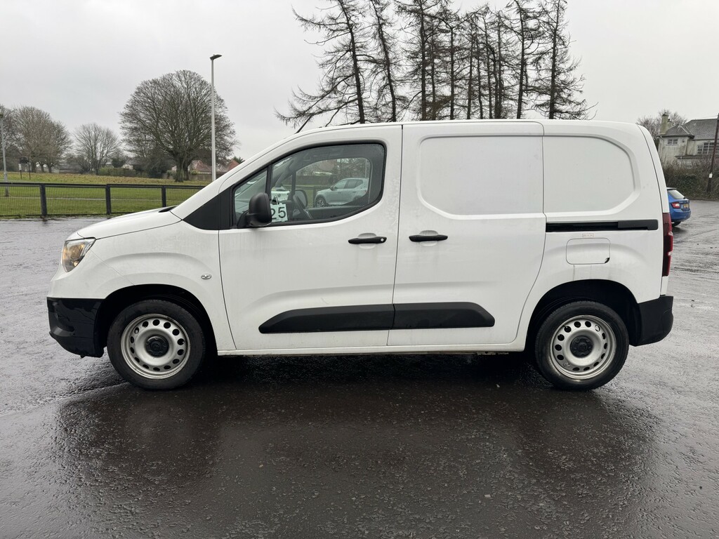 Vauxhall Combo Panel Van 1.5 Turbo D 2300 Dynamic 202171 DV71JXP White #4