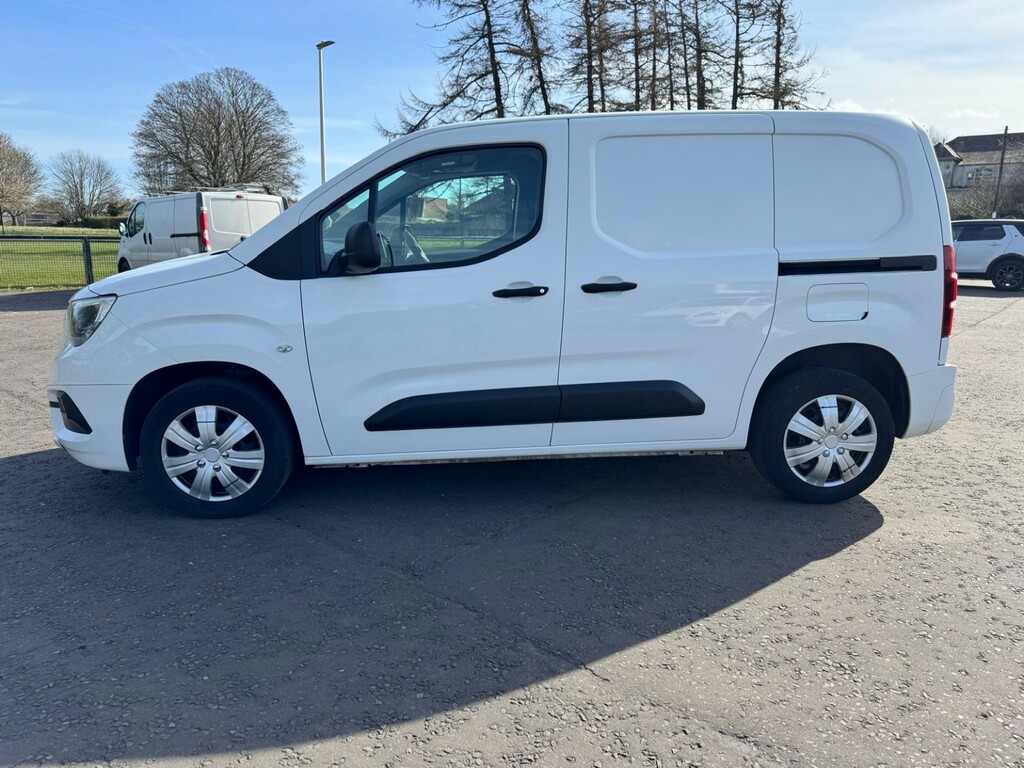 Vauxhall Combo Panel Van 1.6 Turbo D 2300 Sportive 202070 DL70KYC White #4