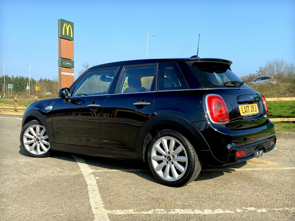Mini Hatch 2.0 Cooper S 5-Door - Chili Pack - 48 900 Miles - LA17JYJ Black #6
