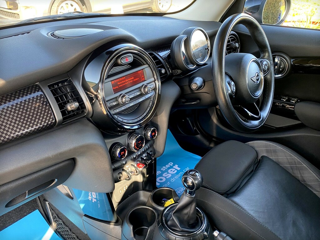 Mini Hatch 2.0 Cooper S 5-Door - Chili Pack - 48 900 Miles - LA17JYJ Black #3