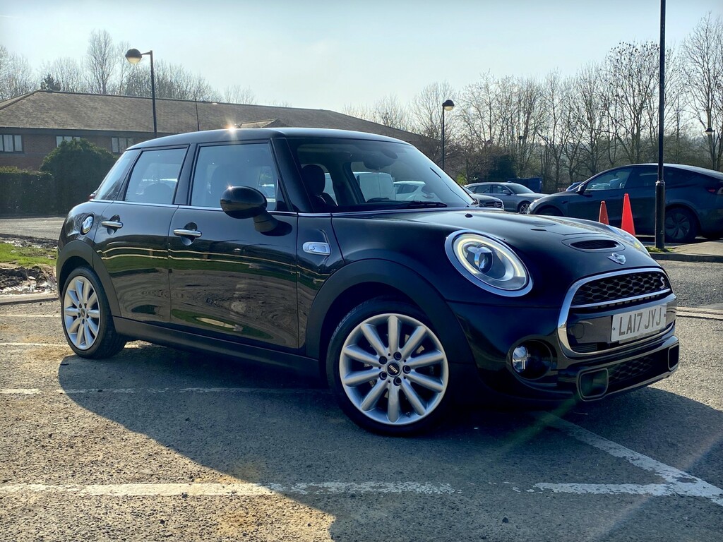 Mini Hatch 2.0 Cooper S 5-Door - Chili Pack - 48 900 Miles - LA17JYJ Black #5