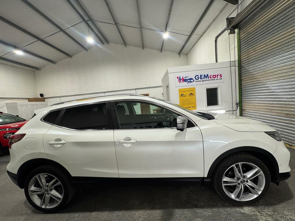 Nissan Qashqai Suv 1.3 Dig-t N-motion 201919 PF19OEA White #3