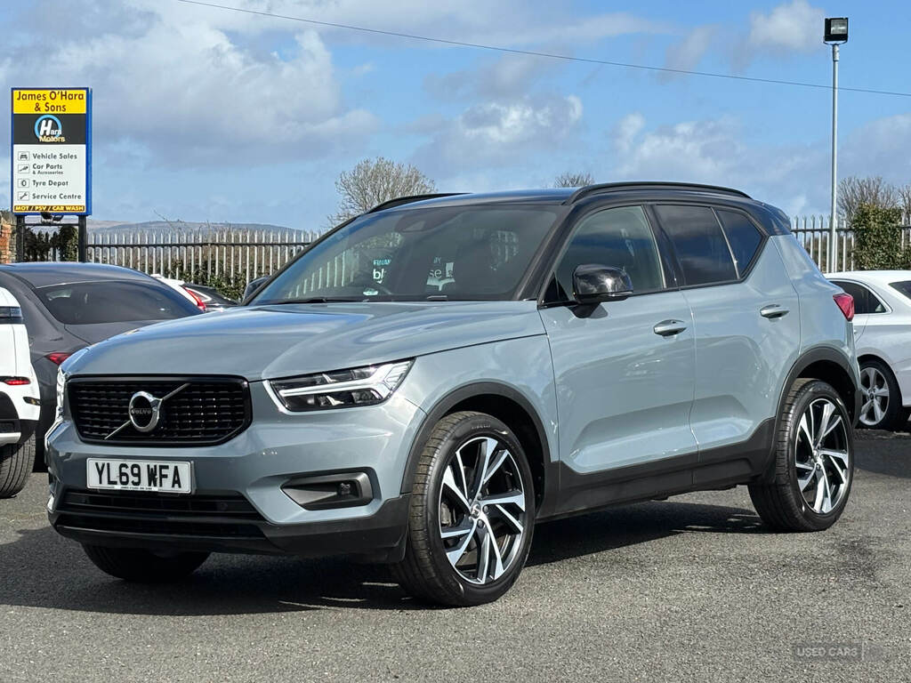 Volvo XC40 2.0 D4 190 R Design Awd Geartronic YL69WFA Grey #2