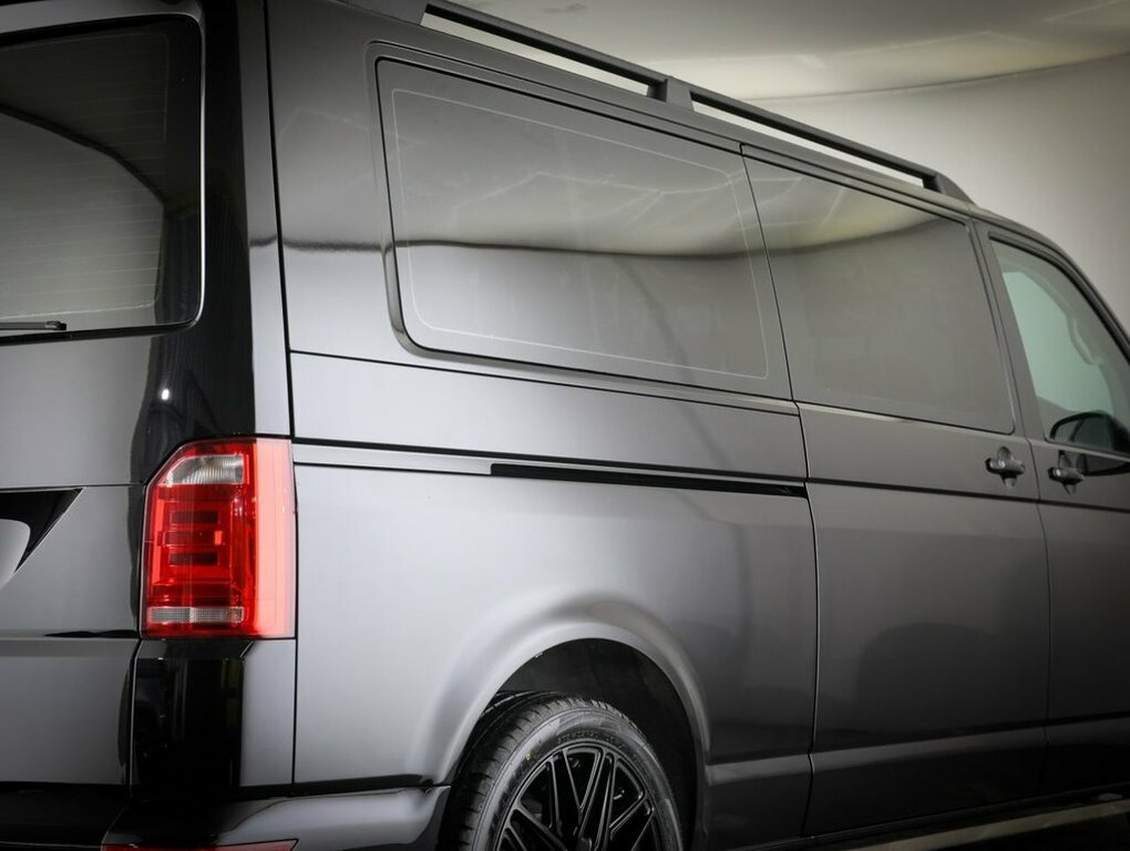 Volkswagen Transporter Shuttle 2L Se CA19MTZ Black #6