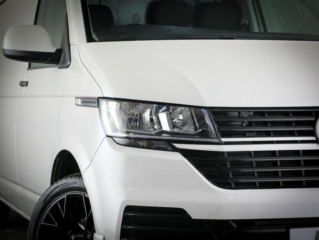 Volkswagen Transporter 2L Startline AF71NXM White