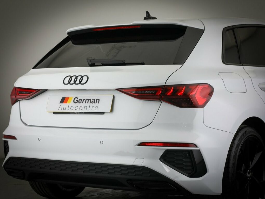 Audi A3 1L S Line RE72TWZ White #5