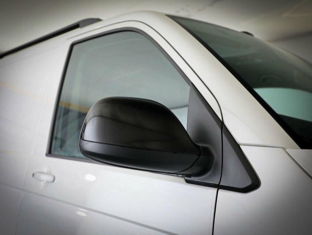 Volkswagen Transporter 2L Startline MW72YBE White #6