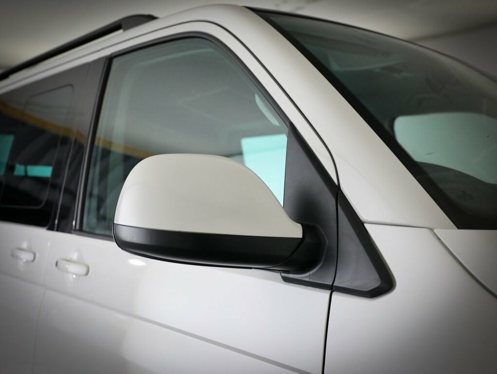Volkswagen Transporter 2L Edition HG69EBO White #5