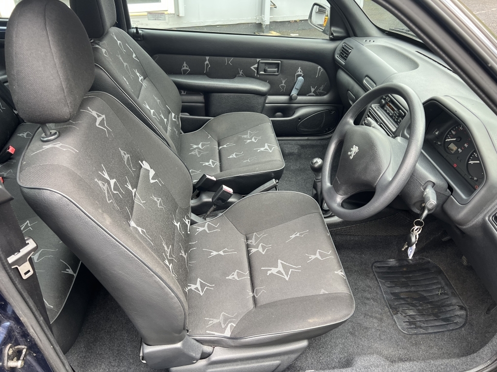 Peugeot 106 1.1 Independence Green #9