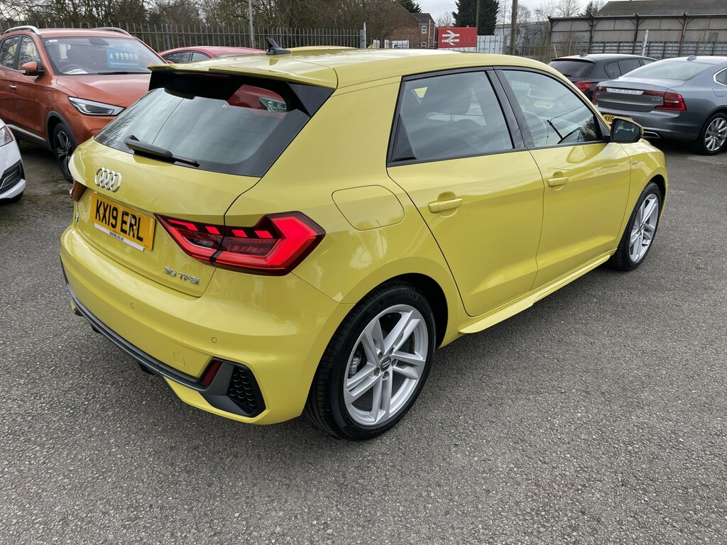 Audi A1 1.0 Tfsi 30 S Line Yellow