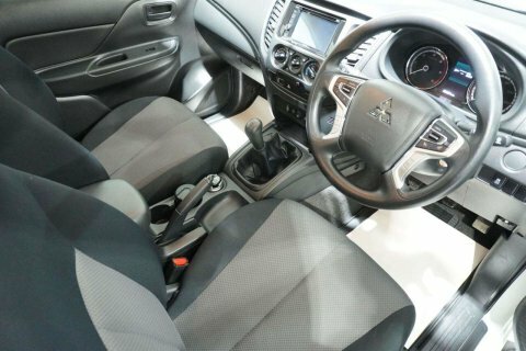 Mitsubishi L200 2.2 Di-d Dc WP20SNF White #6