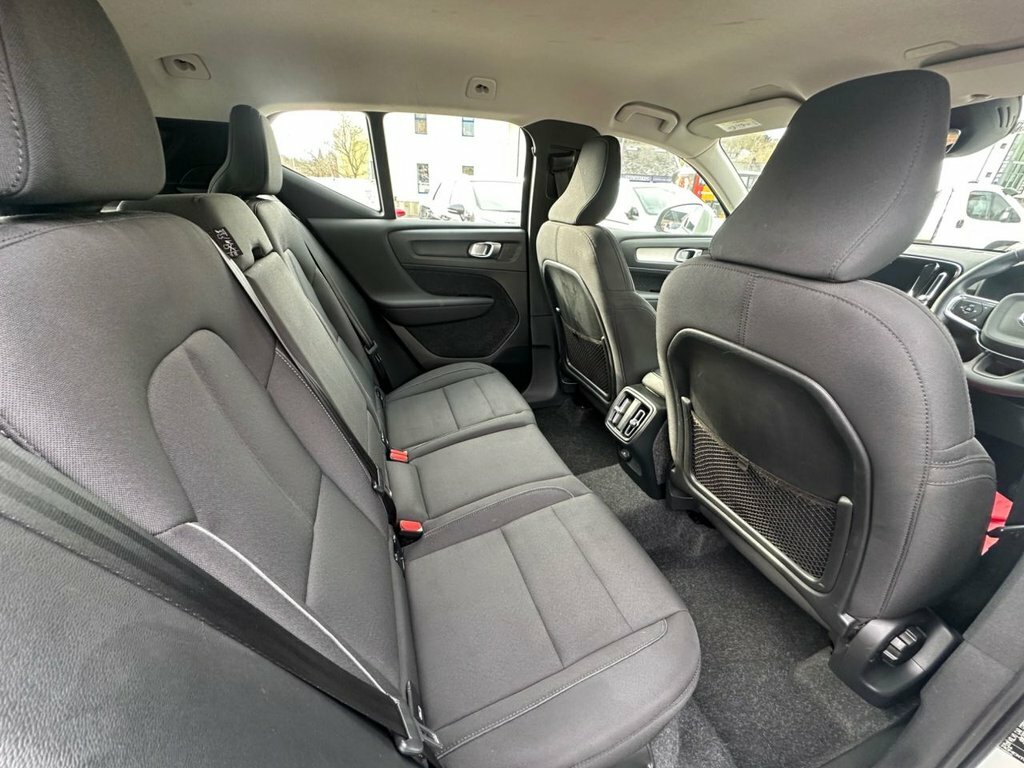 Volvo XC40 1.5L Momentum CV21YPR White #3