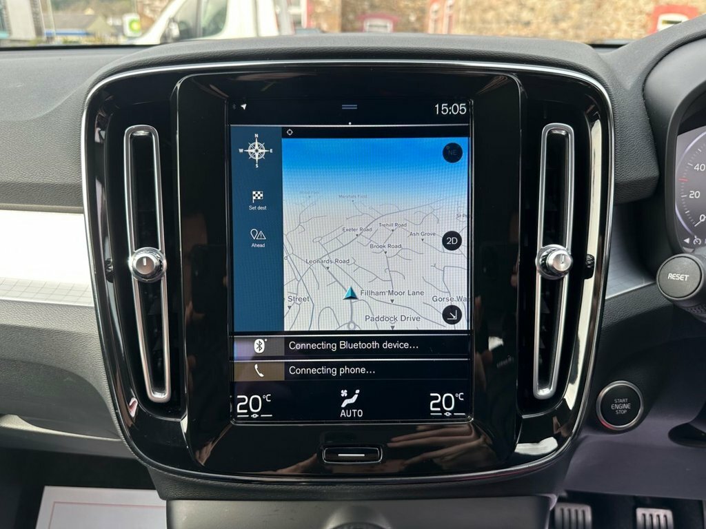 Volvo XC40 1.5L Momentum CV21YPR White #4