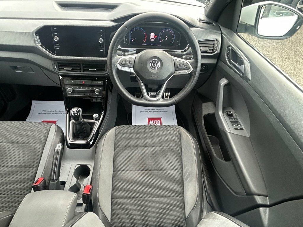 Volkswagen T-Cross 1L R-line ML20UPS White #2