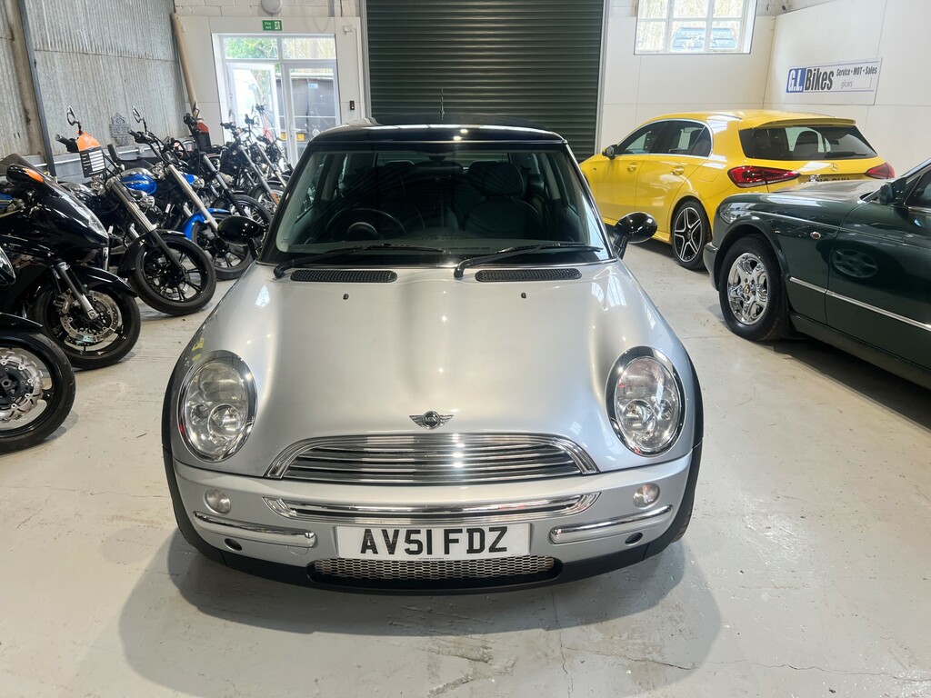 Mini Hatch 1.6 One Yellow #8