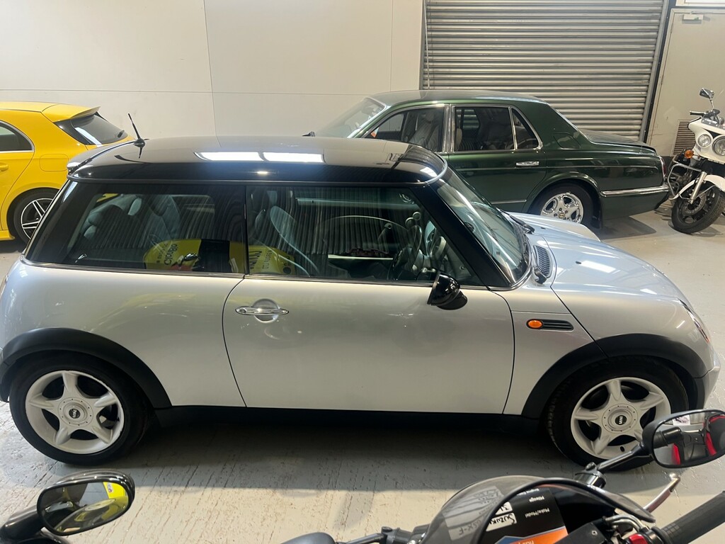 Mini Hatch 1.6 One Yellow #6