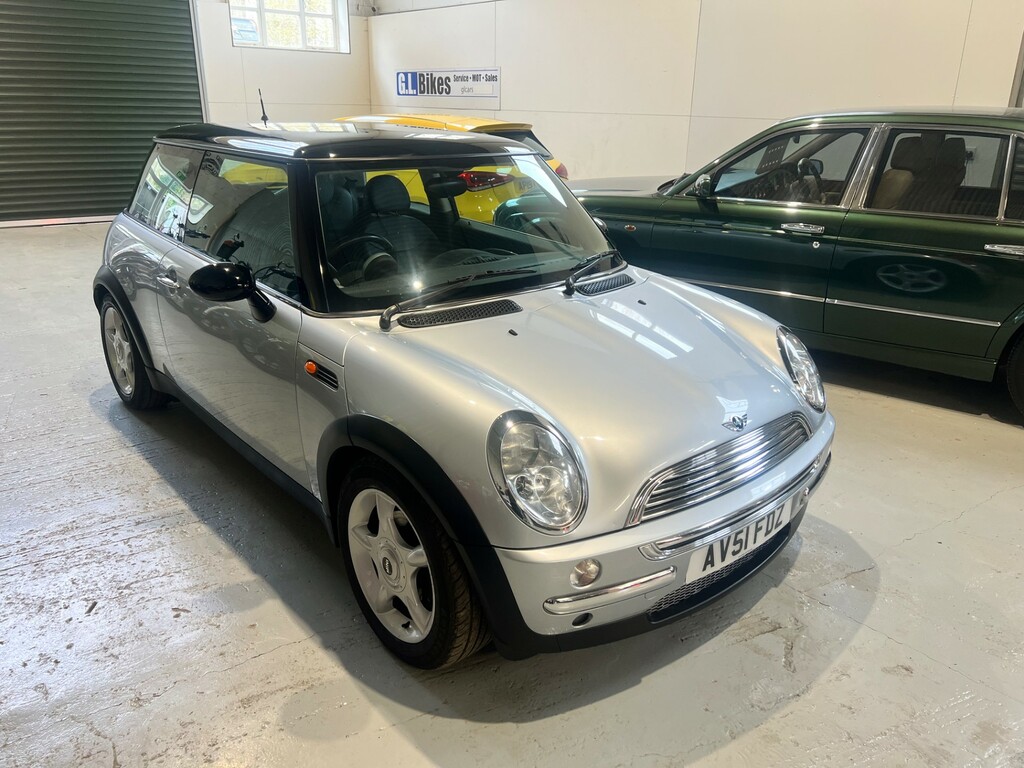 Mini Hatch 1.6 One Yellow #10
