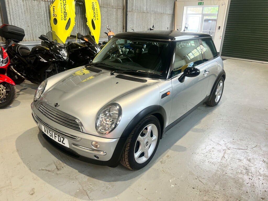 Mini Hatch 1.6 One Yellow #9