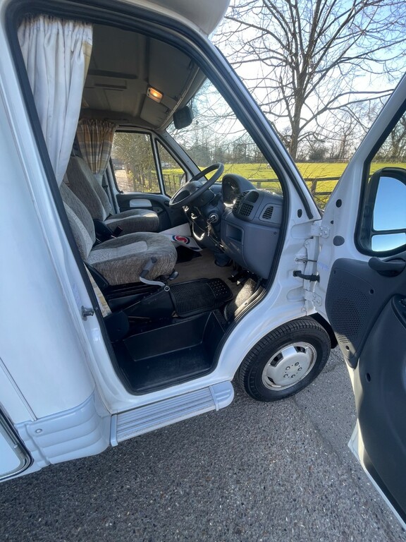 Peugeot Boxer 2.8Hdi Autsleeper Executive Gls White #9