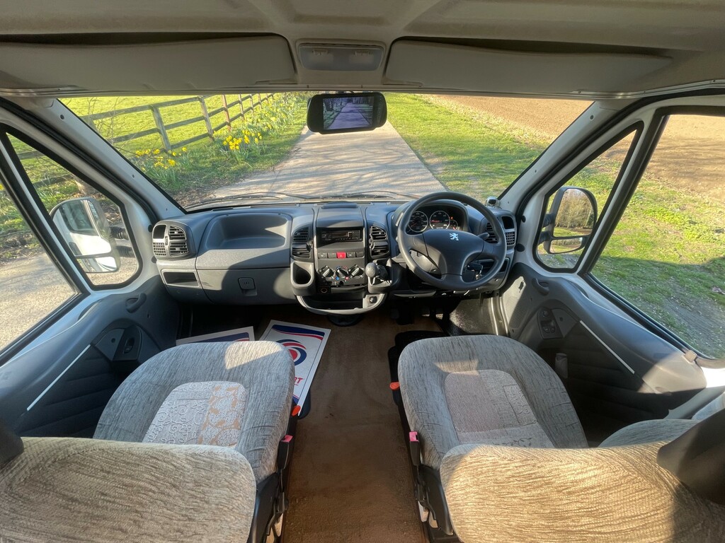 Peugeot Boxer 2.8Hdi Autsleeper Executive Gls White #5