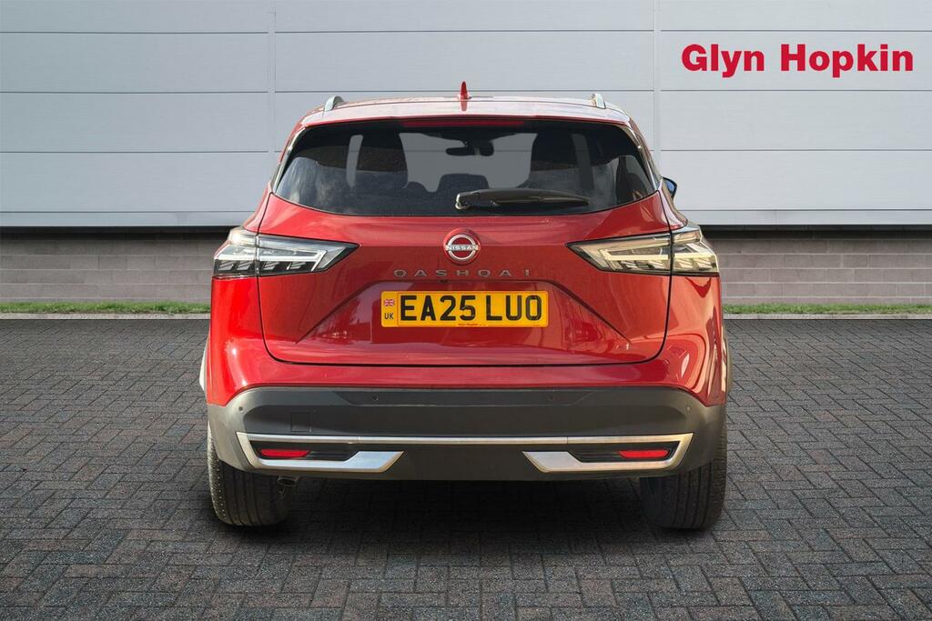 Nissan Qashqai 1.3 Dig-t Mh 158 Tekna Xtronic EA25LUO Red #4