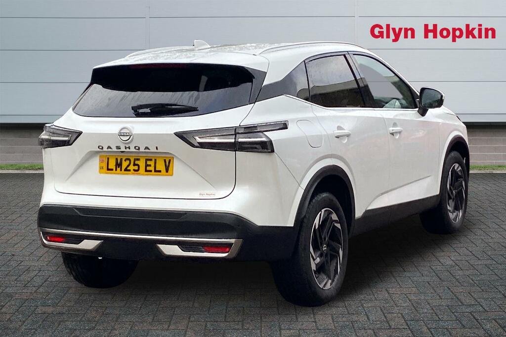 Nissan Qashqai 1.3 Dig-t Mh N-connecta LM25ELV White #3